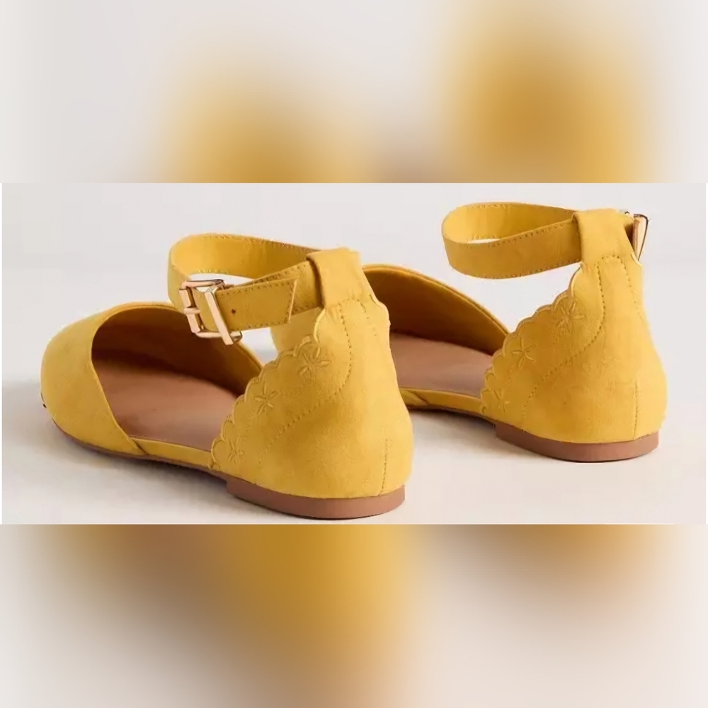 Scalloped Flat